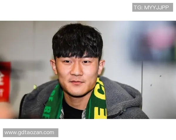 韩国男艺人魅力与足球明星风采的深度对比分析